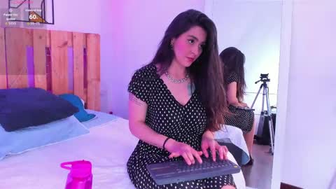 Snapshot of emily_sartre chatting on May 25, 8:04 pm Emilly online show from May 25, 8:04 pm