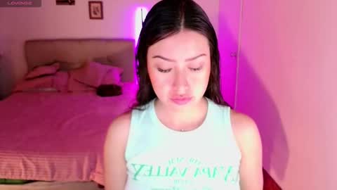 Snapshot of emily_swan_04 chatting on November 4, 1:16 am Emily Swan online show from November 4, 1:16 am