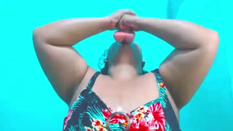 Snapshot of emily_sweet_23 chatting on July 26, 1:14 am Liss online show from July 26, 1:14 am