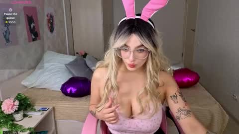 Emily online show from April 1, 7:09 am