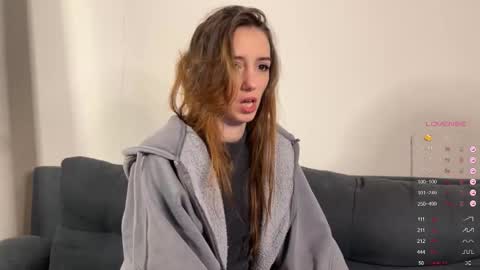 Snapshot of emily_w0w_ chatting on November 29, 6:49 am Lia online show from November 29, 6:49 am