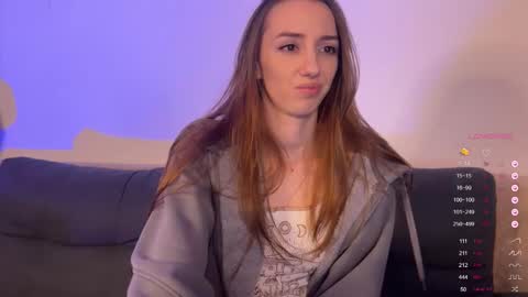 Snapshot of emily_w0w_ chatting on December 4, 11:30 am Lia online show from December 4, 11:30 am