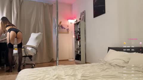 Snapshot of emily_w0w_ chatting on March 13, 6:31 am Lia online show from March 13, 6:31 am