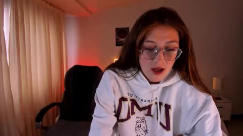 emily_warren__ online show from September 30, 8:58 pm
