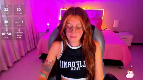 emily_warren__ online show from January 8, 8:55 pm