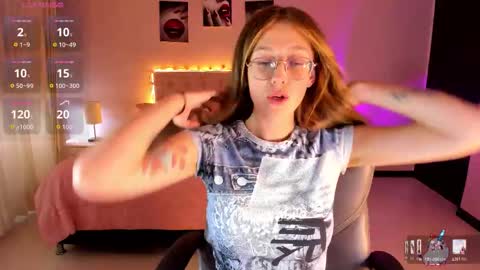 emily_warren__ online show from March 13, 8:15 pm