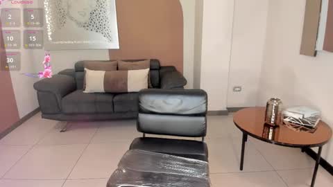 Snapshot of emilyarmstrong chatting on December 12, 2:33 pm Emily Armstrong online show from December 12, 2:33 pm