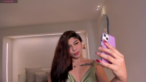 Snapshot of emilyarmstrong chatting on January 19, 11:56 am Emily Armstrong online show from January 19, 11:56 am