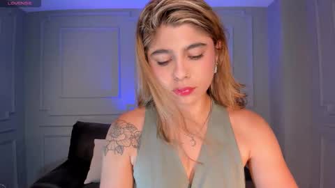 Snapshot of emilyarmstrong chatting on January 7, 8:00 pm Emily Armstrong online show from January 7, 8:00 pm