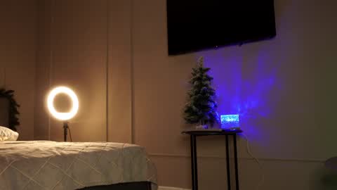 Snapshot of emilybatee chatting on January 19, 5:07 pm emilybatee online show from January 19, 5:07 pm