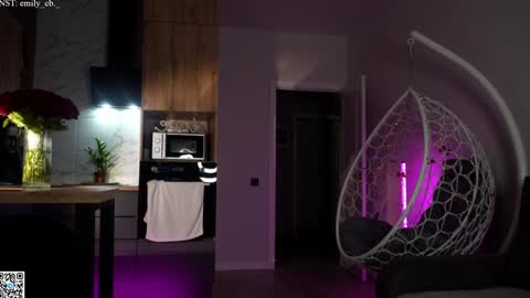 Snapshot of emilybatee chatting on September 25, 6:33 pm emilybatee online show from September 25, 6:33 pm