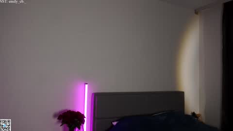 Snapshot of emilybatee chatting on September 26, 6:45 pm emilybatee online show from September 26, 6:45 pm