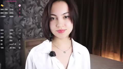 Snapshot of emilybrixton chatting on June 13, 5:44 pm Lana online show from June 13, 5:44 pm