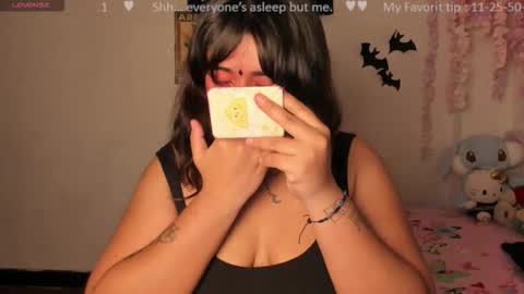 Snapshot of emilycollei chatting on October 20, 3:07 am Emily online show from October 20, 3:07 am