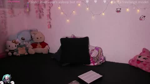 Snapshot of emilycollei chatting on November 5, 2:55 am Emily online show from November 5, 2:55 am