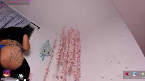 Snapshot of emilycollei chatting on June 6, 8:19 am Emily online show from June 6, 8:19 am