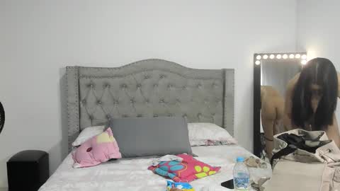 Snapshot of emilydauz chatting on November 12, 6:08 pm Camila online show from November 12, 6:08 pm