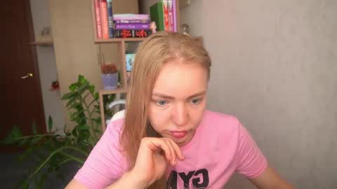 Snapshot of emilyemmi chatting on July 20, 11:01 am Emilyemmi online show from July 20, 11:01 am