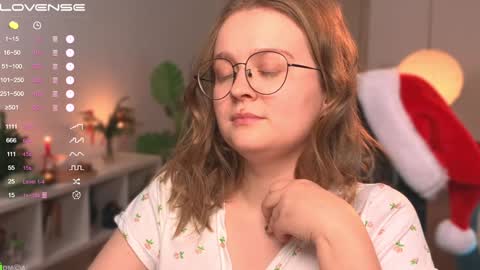 Snapshot of emilyforelsket chatting on December 26, 12:05 pm Emily online show from December 26, 12:05 pm