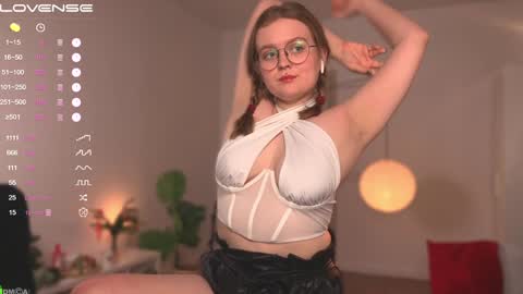 Snapshot of emilyforelsket chatting on January 5, 3:23 pm Emily online show from January 5, 3:23 pm