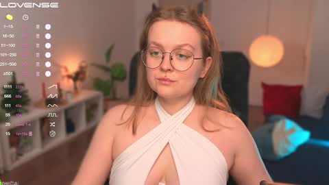 Snapshot of emilyforelsket chatting on January 22, 12:38 pm Emily online show from January 22, 12:38 pm