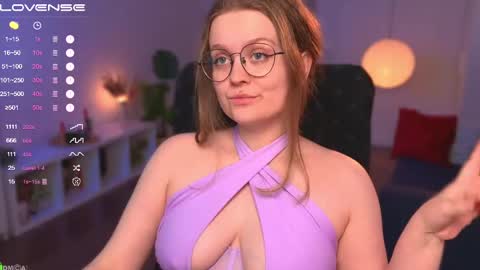 Snapshot of emilyforelsket chatting on February 20, 12:36 pm Emily online show from February 20, 12:36 pm