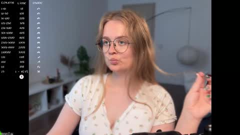 Snapshot of emilyforelsket chatting on September 30, 12:10 pm Emily online show from September 30, 12:10 pm