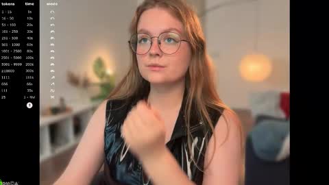 Snapshot of emilyforelsket chatting on October 10, 12:15 pm Emily online show from October 10, 12:15 pm