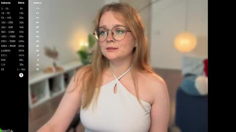 Snapshot of emilyforelsket chatting on October 13, 12:16 pm Emily online show from October 13, 12:16 pm