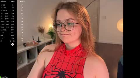 Snapshot of emilyforelsket chatting on October 31, 1:23 pm Emily online show from October 31, 1:23 pm