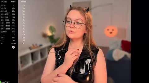 Snapshot of emilyforelsket chatting on November 1, 12:18 pm Emily online show from November 1, 12:18 pm