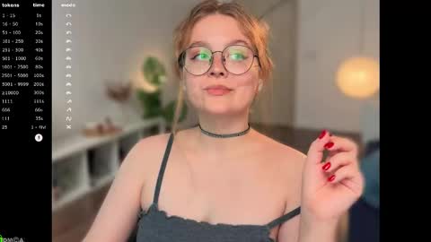 Snapshot of emilyforelsket chatting on November 7, 12:38 pm Emily online show from November 7, 12:38 pm