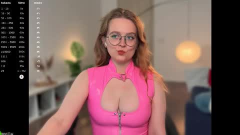 Snapshot of emilyforelsket chatting on November 14, 12:59 pm Emily online show from November 14, 12:59 pm