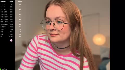 Snapshot of emilyforelsket chatting on November 17, 1:06 pm Emily online show from November 17, 1:06 pm