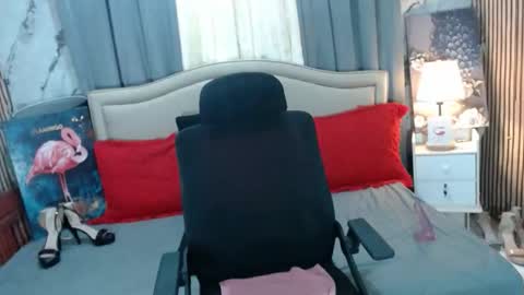 Snapshot of emilyfucker69 chatting on September 12, 4:18 pm emilyfucker69 online show from September 12, 4:18 pm