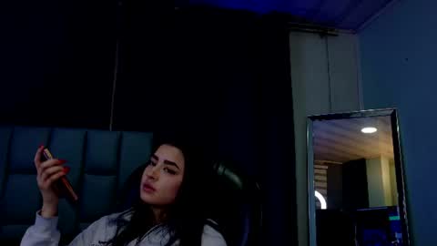 Snapshot of emilygh1_ chatting on June 14, 3:19 am Emily online show from June 14, 3:19 am