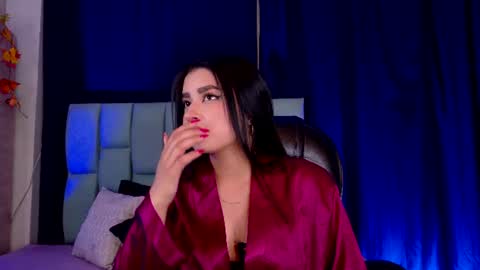Snapshot of emilygh1_ chatting on June 17, 3:53 am Emily online show from June 17, 3:53 am