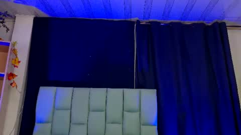 Snapshot of emilygh1_ chatting on June 19, 12:37 am Emily online show from June 19, 12:37 am