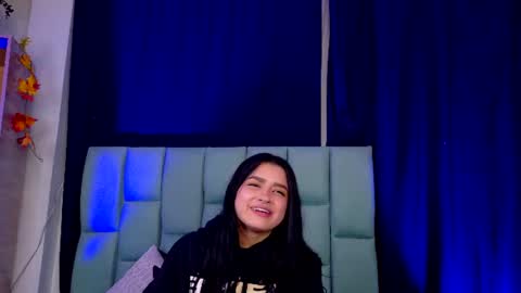 Snapshot of emilygh1_ chatting on June 27, 3:00 am Emily online show from June 27, 3:00 am