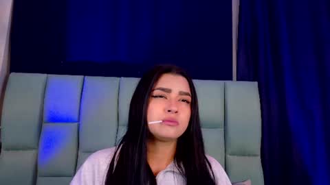 Snapshot of emilygh1_ chatting on July 7, 2:36 am Emily online show from July 7, 2:36 am