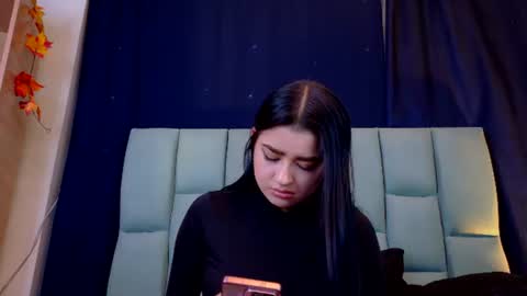 Snapshot of emilygh1_ chatting on July 17, 11:31 pm Emily online show from July 17, 11:31 pm