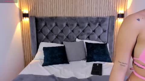 emilygracce online show from June 28, 12:33 pm