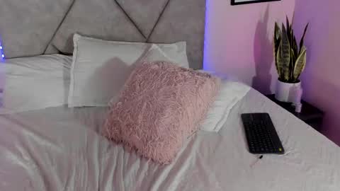 Emily online show from January 5, 5:27 pm