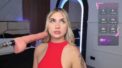 Snapshot of emilyhendrix_ chatting on December 10, 9:43 pm Emily Hendrix online show from December 10, 9:43 pm