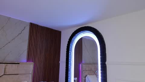 Snapshot of emilyhendrix_ chatting on December 28, 10:34 pm Emily Hendrix online show from December 28, 10:34 pm