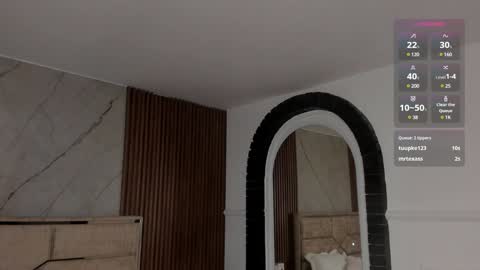 Snapshot of emilyhendrix_ chatting on January 12, 12:18 am Emily Hendrix online show from January 12, 12:18 am