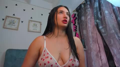 Snapshot of emilyjangcandy_ chatting on November 4, 4:50 pm Emily Jang online show from November 4, 4:50 pm