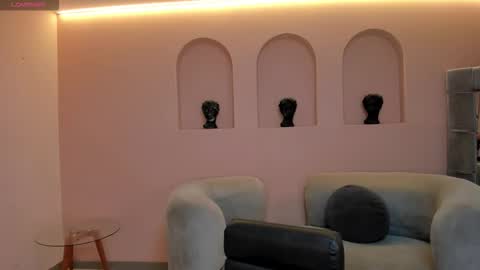 Snapshot of emilyjohnsonx chatting on October 18, 3:53 am Emily online show from October 18, 3:53 am