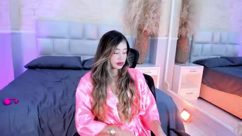 EmilyJhonson online show from April 16, 2:40 pm