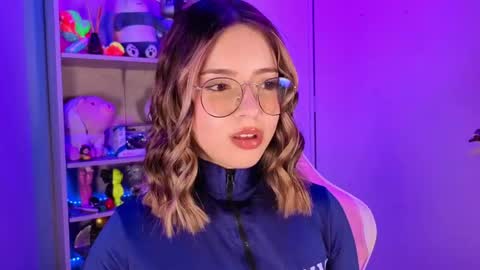 Snapshot of emilykarterr chatting on May 16, 3:22 pm VALEEEN online show from May 16, 3:22 pm